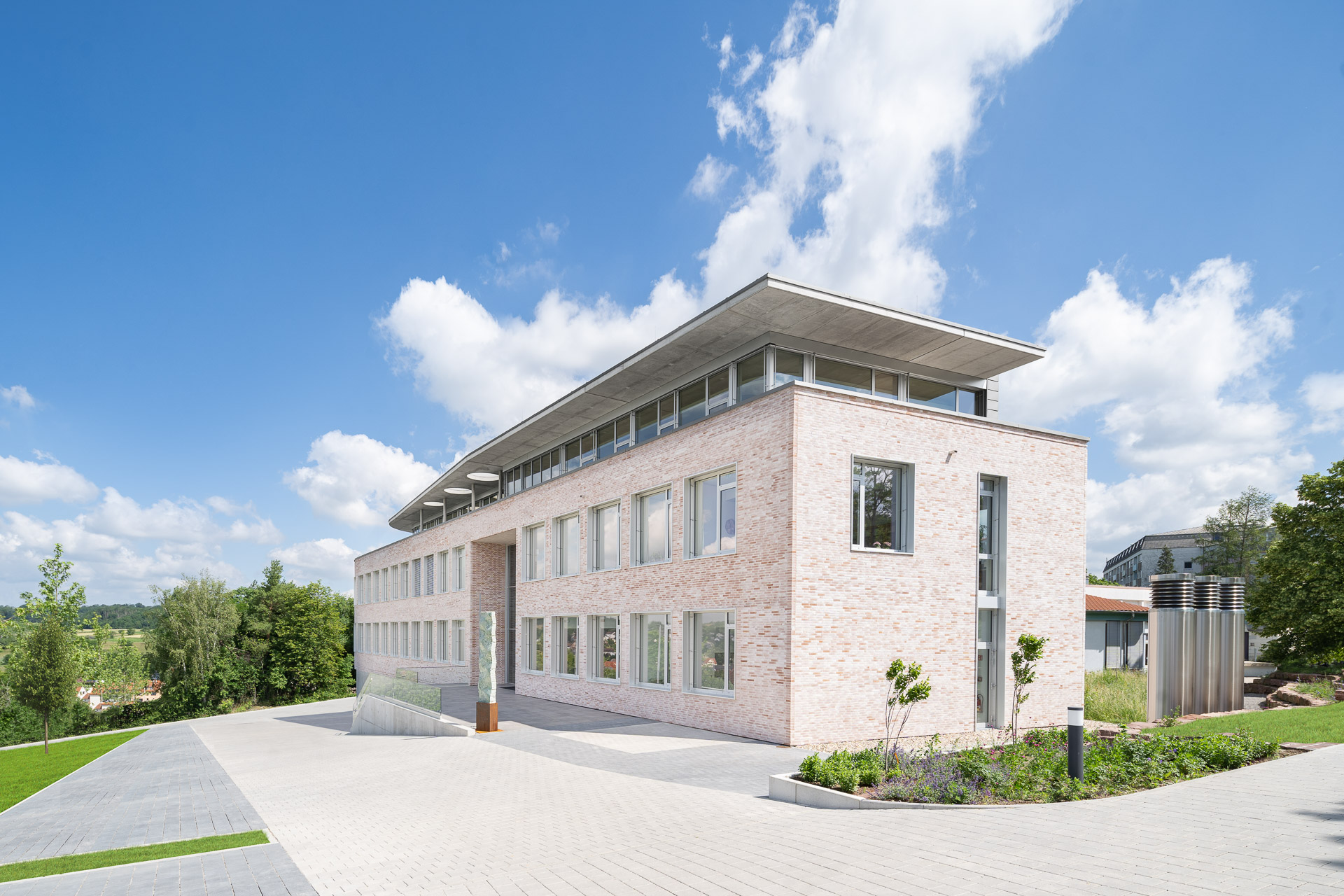 Cleane, natürliche Ästhetik: Architekturfotografie-Bildlook im Healthcare-Bereich